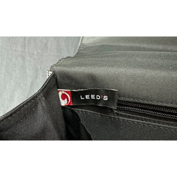 Leeds Black Leather Messenger Bag with Strap - Picture 15 of 15